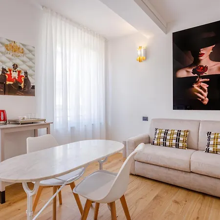 Apartment Dimora D'autore - L'arte Di Vivere Modena